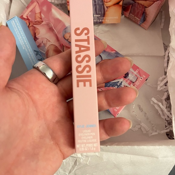 Kylie Cosmetics Kylie X Stassi collection - Picture 4 of 6